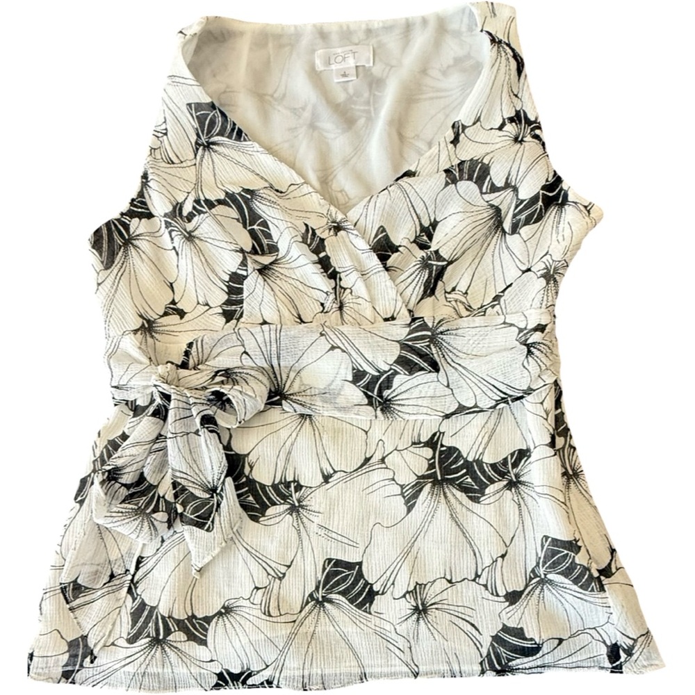 🖤 LOFT Black & White Floral Wrap Blouse – Estimated Size S